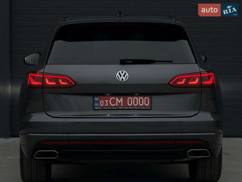 Позашляховик / Кросовер Volkswagen Touareg 2019 в Дубні