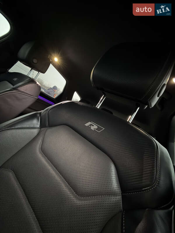 Позашляховик / Кросовер Volkswagen Touareg 2019 в Дубні