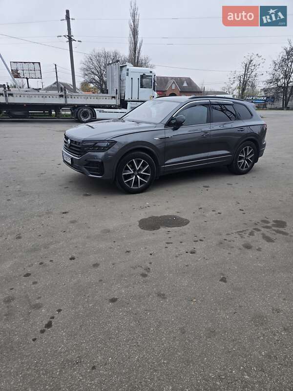 Позашляховик / Кросовер Volkswagen Touareg 2021 в Апостоловому