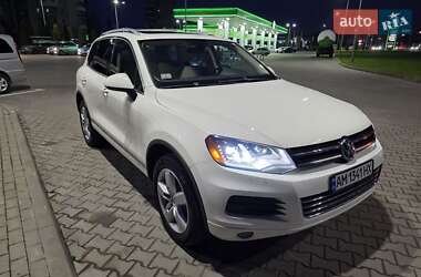 Внедорожник / Кроссовер Volkswagen Touareg 2011 в Житомире