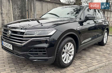 Позашляховик / Кросовер Volkswagen Touareg 2020 в Києві
