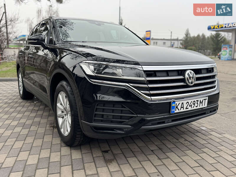 Позашляховик / Кросовер Volkswagen Touareg 2020 в Києві