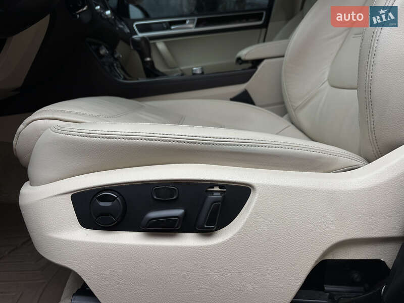 Внедорожник / Кроссовер Volkswagen Touareg 2017 в Днепре фото 66 Внедорожник / Кроссовер Volkswagen Touareg 2017 в Днепре