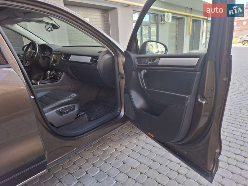 Позашляховик / Кросовер Volkswagen Touareg 2011 в Хмельницькому фото 46 Позашляховик / Кросовер Volkswagen Touareg 2011 в Хмельницькому