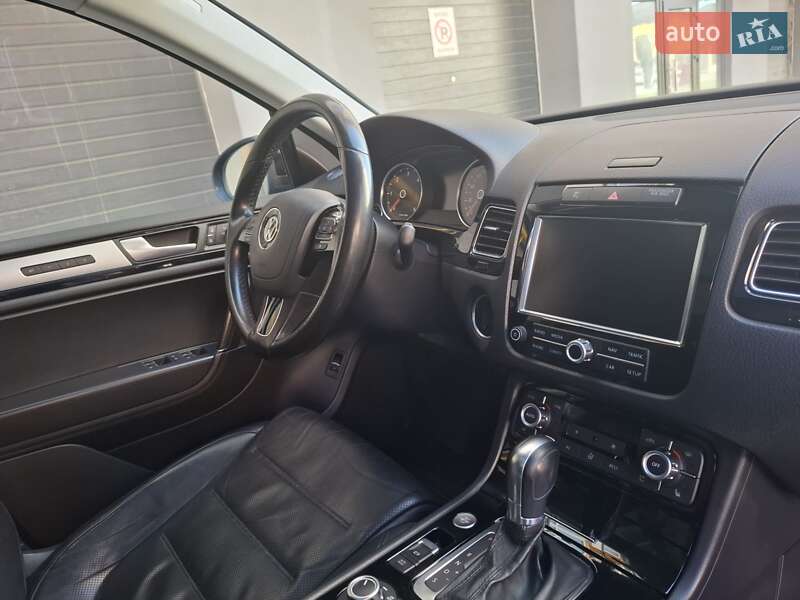 Позашляховик / Кросовер Volkswagen Touareg 2011 в Хмельницькому фото 52 Позашляховик / Кросовер Volkswagen Touareg 2011 в Хмельницькому