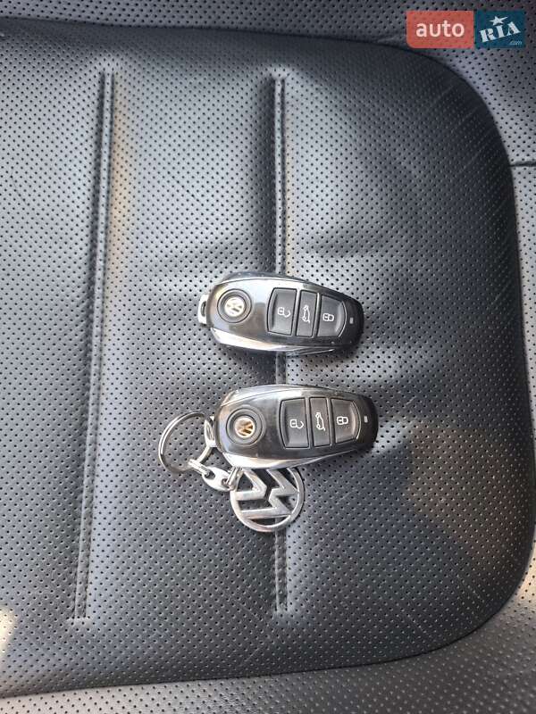 Позашляховик / Кросовер Volkswagen Touareg 2011 в Хмельницькому фото 90 Позашляховик / Кросовер Volkswagen Touareg 2011 в Хмельницькому