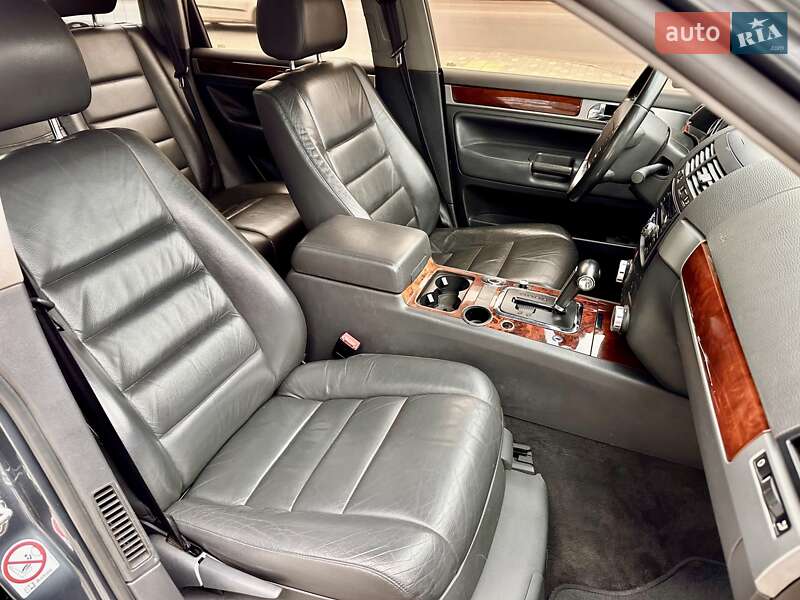 Внедорожник / Кроссовер Volkswagen Touareg 2006 в Одессе