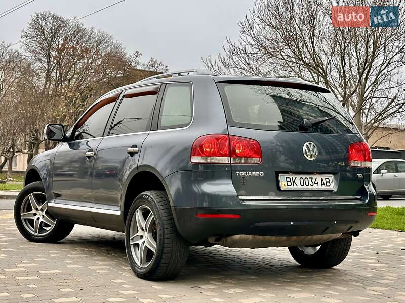 Внедорожник / Кроссовер Volkswagen Touareg 2006 в Одессе
