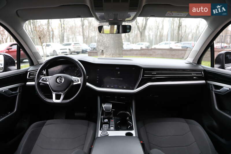 Позашляховик / Кросовер Volkswagen Touareg 2018 в Харкові фото 12 Позашляховик / Кросовер Volkswagen Touareg 2018 в Харкові