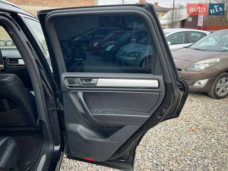 Позашляховик / Кросовер Volkswagen Touareg 2014 в Коломиї