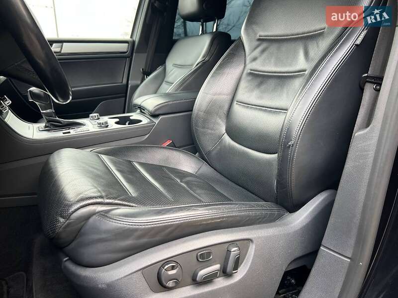 Позашляховик / Кросовер Volkswagen Touareg 2014 в Коломиї