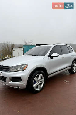 Позашляховик / Кросовер Volkswagen Touareg 2010 в Теребовлі