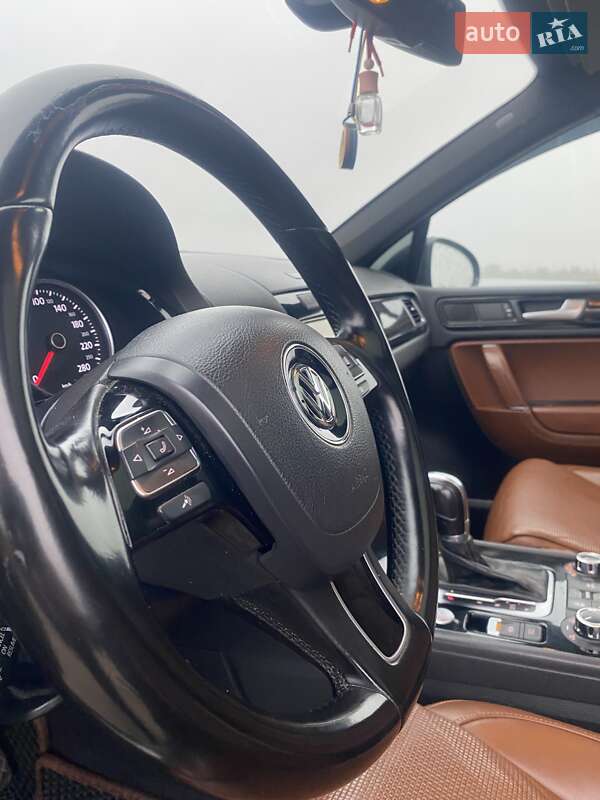 Позашляховик / Кросовер Volkswagen Touareg 2013 в Каневі фото 55 Позашляховик / Кросовер Volkswagen Touareg 2013 в Каневі