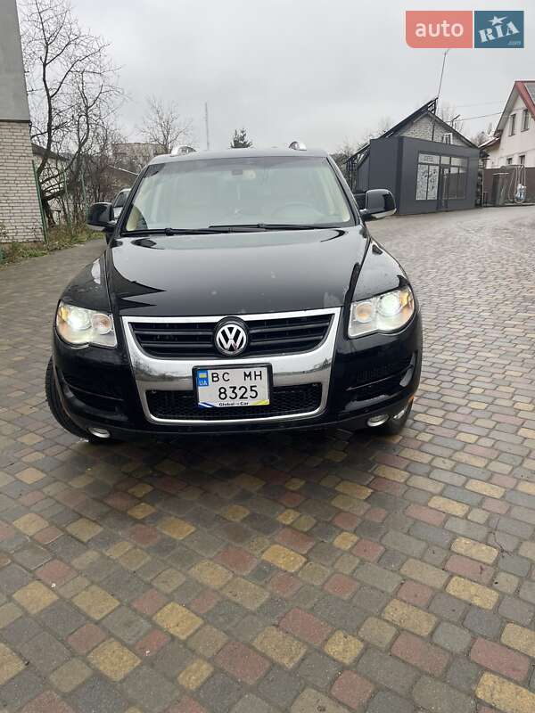 Позашляховик / Кросовер Volkswagen Touareg 2009 в Бартатові