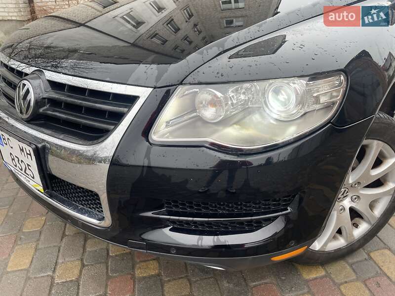 Позашляховик / Кросовер Volkswagen Touareg 2009 в Бартатові