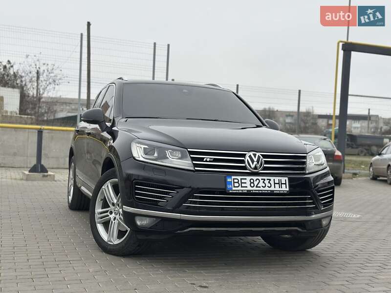 Позашляховик / Кросовер Volkswagen Touareg 2015 в Первомайську