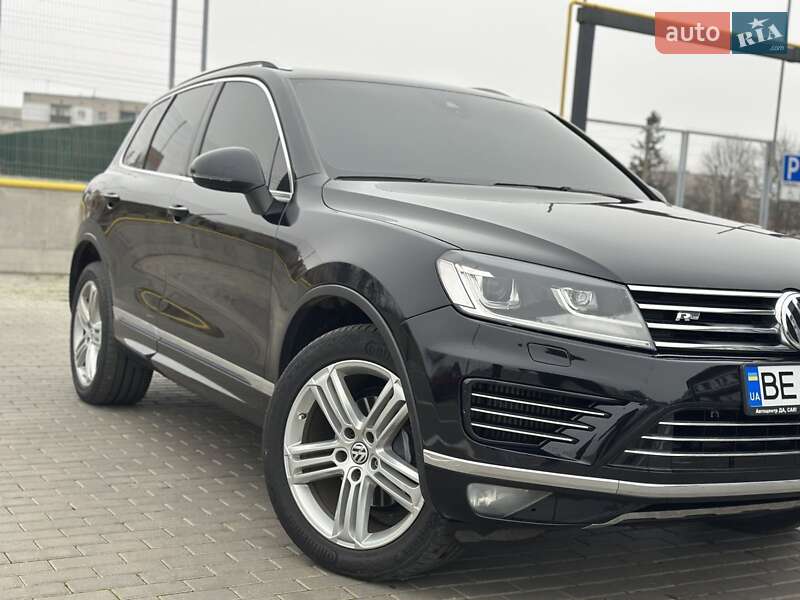 Позашляховик / Кросовер Volkswagen Touareg 2015 в Первомайську