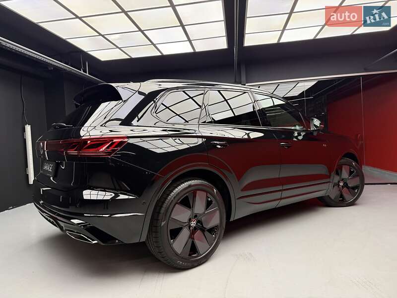 Позашляховик / Кросовер Volkswagen Touareg 2025 в Києві