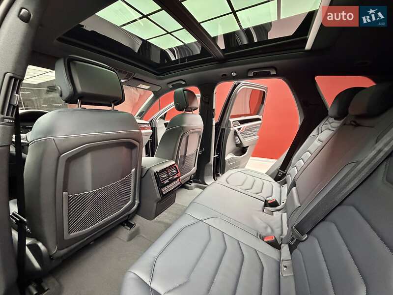 Позашляховик / Кросовер Volkswagen Touareg 2025 в Києві