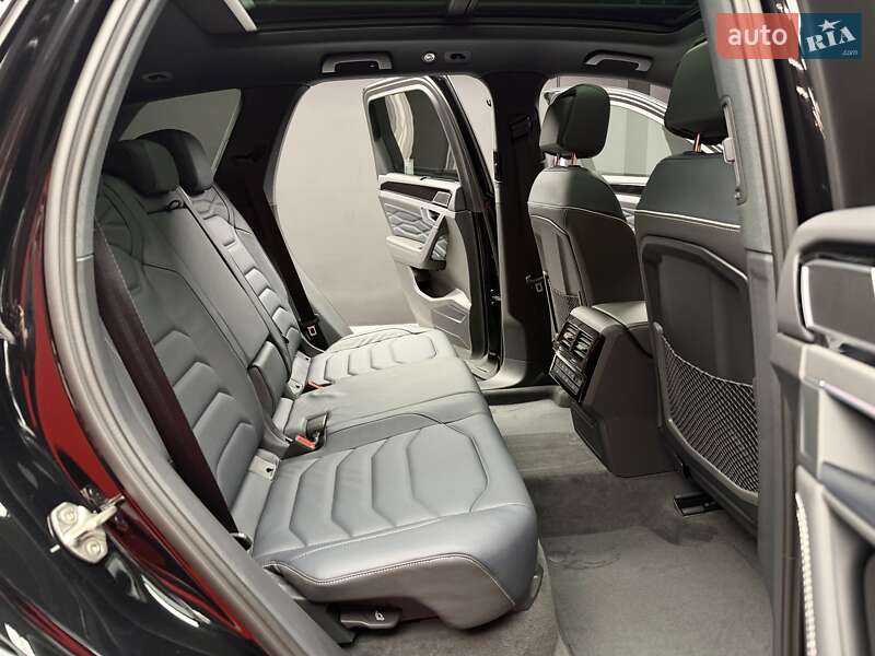 Позашляховик / Кросовер Volkswagen Touareg 2025 в Києві