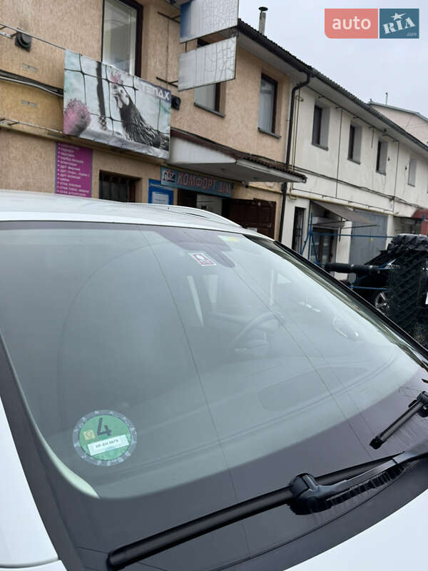 Позашляховик / Кросовер Volkswagen Touareg 2016 в Тернополі