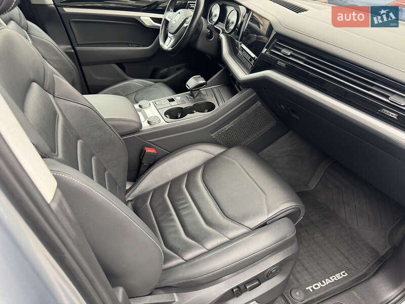 Позашляховик / Кросовер Volkswagen Touareg 2019 в Хмельницькому