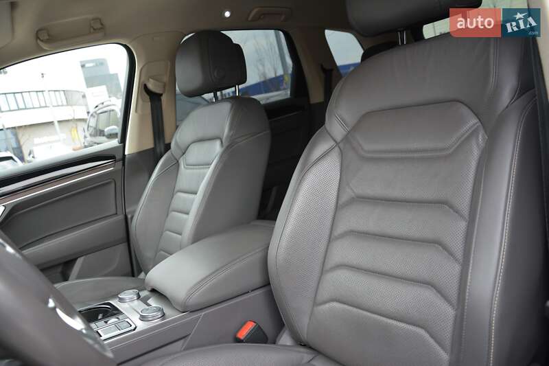 Позашляховик / Кросовер Volkswagen Touareg 2019 в Києві фото 44 Позашляховик / Кросовер Volkswagen Touareg 2019 в Києві