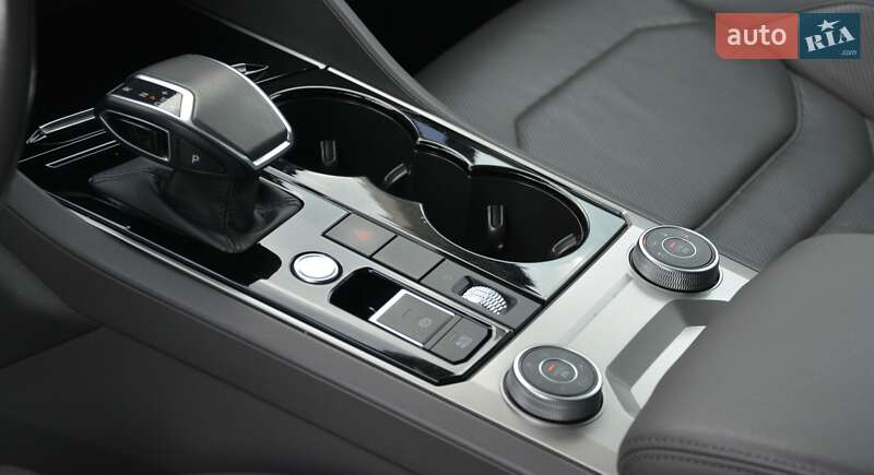 Позашляховик / Кросовер Volkswagen Touareg 2019 в Києві фото 39 Позашляховик / Кросовер Volkswagen Touareg 2019 в Києві