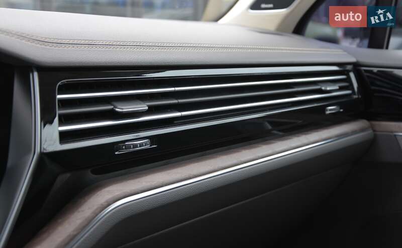 Позашляховик / Кросовер Volkswagen Touareg 2019 в Києві фото 40 Позашляховик / Кросовер Volkswagen Touareg 2019 в Києві