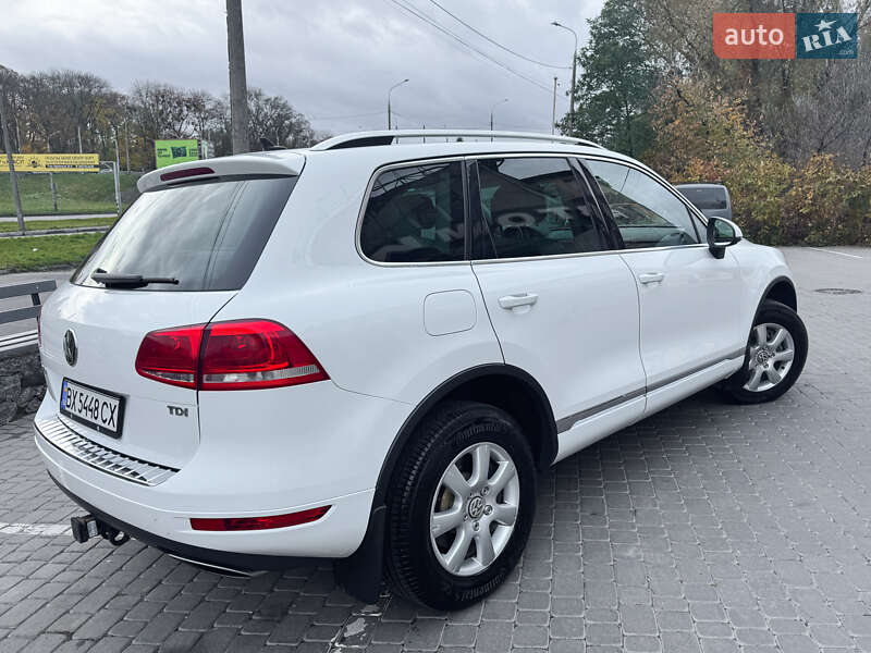 Внедорожник / Кроссовер Volkswagen Touareg 2014 в Хмельницком
