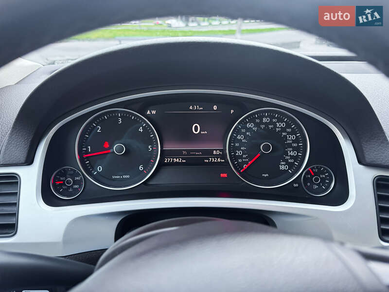 Внедорожник / Кроссовер Volkswagen Touareg 2014 в Хмельницком