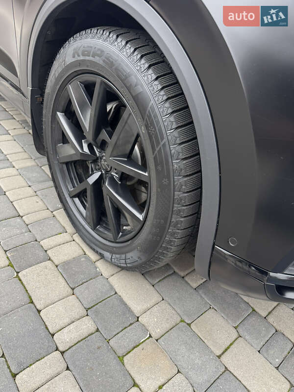 Внедорожник / Кроссовер Volkswagen Touareg 2021 в Запорожье