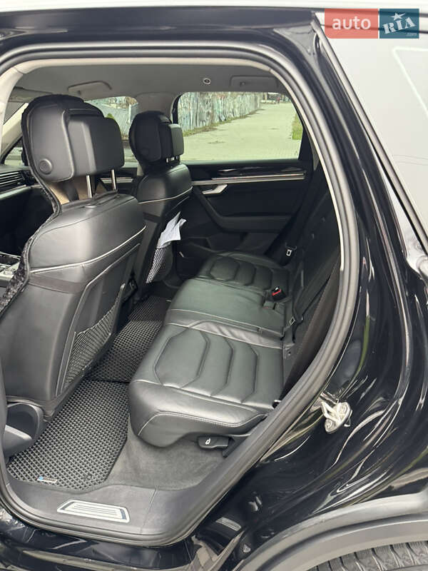 Внедорожник / Кроссовер Volkswagen Touareg 2021 в Запорожье