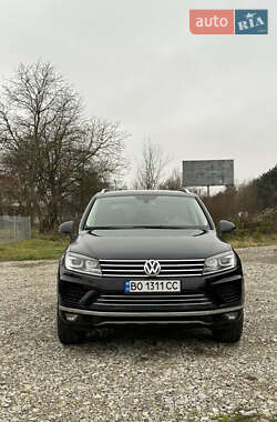 Внедорожник / Кроссовер Volkswagen Touareg 2015 в Новояворовске