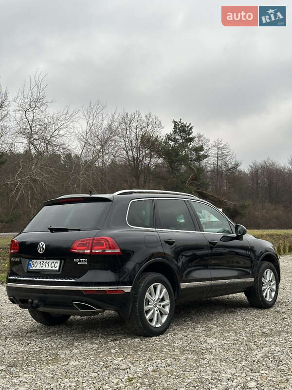 Внедорожник / Кроссовер Volkswagen Touareg 2015 в Новояворовске