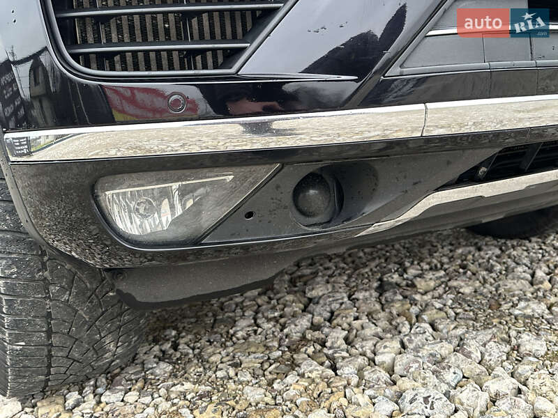 Внедорожник / Кроссовер Volkswagen Touareg 2015 в Новояворовске