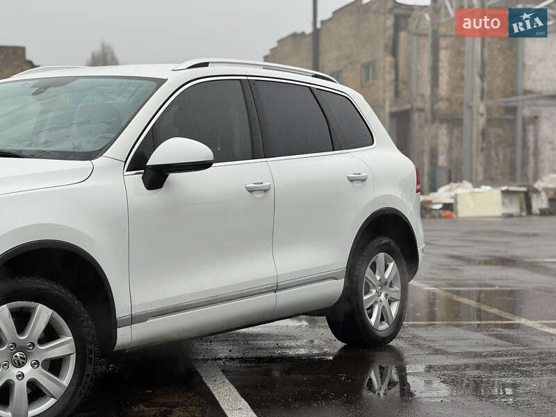 Внедорожник / Кроссовер Volkswagen Touareg 2014 в Киеве фото 4 Внедорожник / Кроссовер Volkswagen Touareg 2014 в Киеве