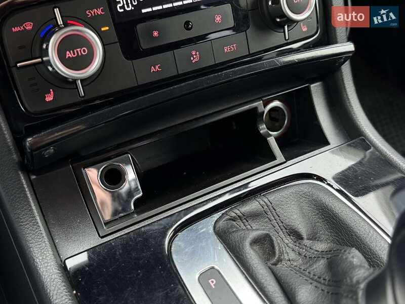 Внедорожник / Кроссовер Volkswagen Touareg 2014 в Киеве фото 37 Внедорожник / Кроссовер Volkswagen Touareg 2014 в Киеве