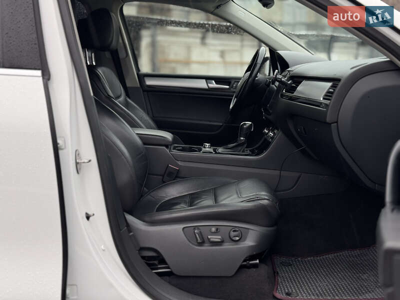 Внедорожник / Кроссовер Volkswagen Touareg 2014 в Киеве фото 58 Внедорожник / Кроссовер Volkswagen Touareg 2014 в Киеве