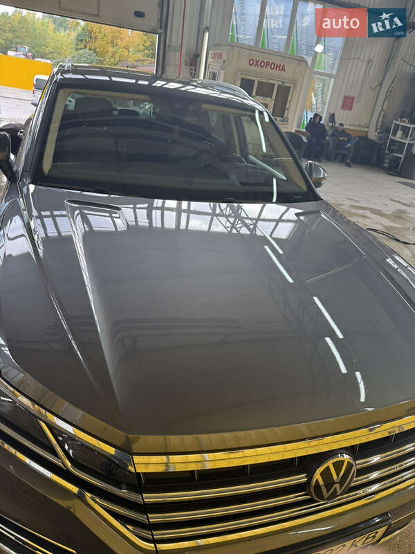 Позашляховик / Кросовер Volkswagen Touareg 2021 в Дніпрі фото 3 Позашляховик / Кросовер Volkswagen Touareg 2021 в Дніпрі