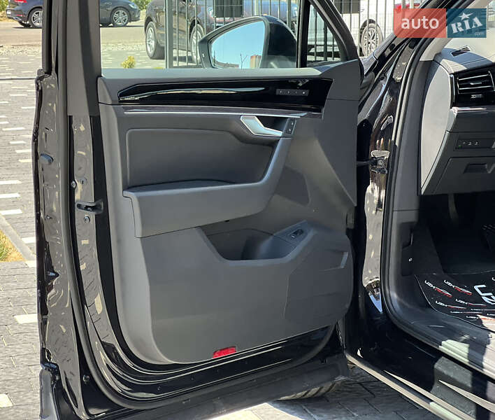 Внедорожник / Кроссовер Volkswagen Touareg 2021 в Ужгороде