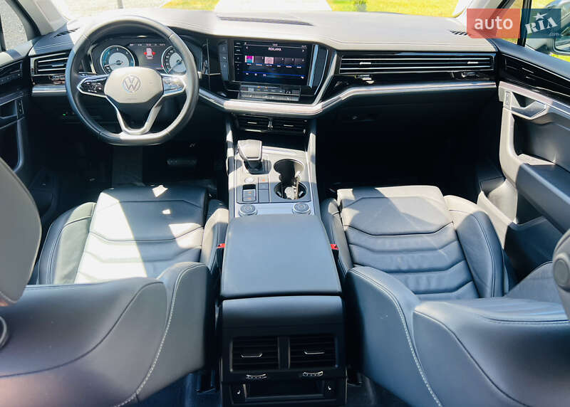 Внедорожник / Кроссовер Volkswagen Touareg 2021 в Ужгороде