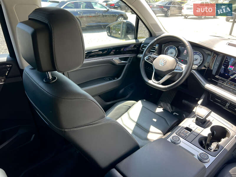 Внедорожник / Кроссовер Volkswagen Touareg 2021 в Ужгороде