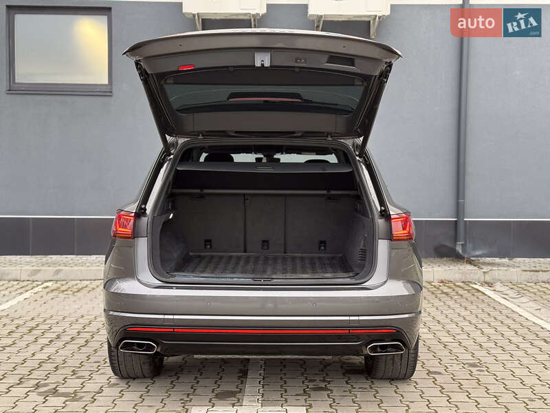 Внедорожник / Кроссовер Volkswagen Touareg 2021 в Хмельницком