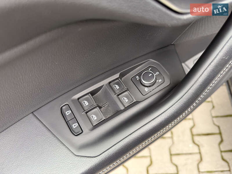 Внедорожник / Кроссовер Volkswagen Touareg 2021 в Хмельницком