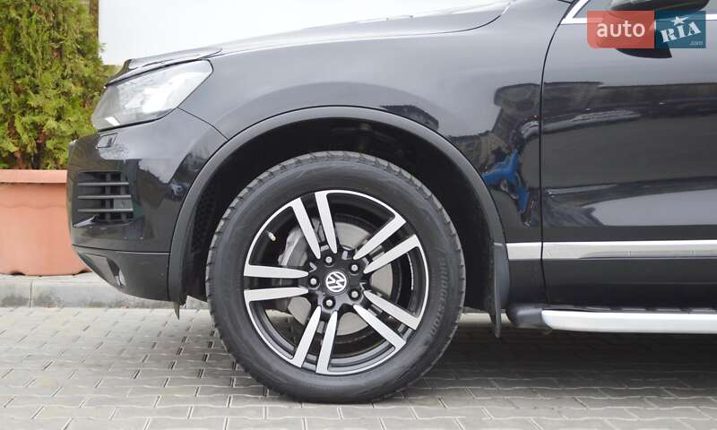 Позашляховик / Кросовер Volkswagen Touareg 2013 в Одесі