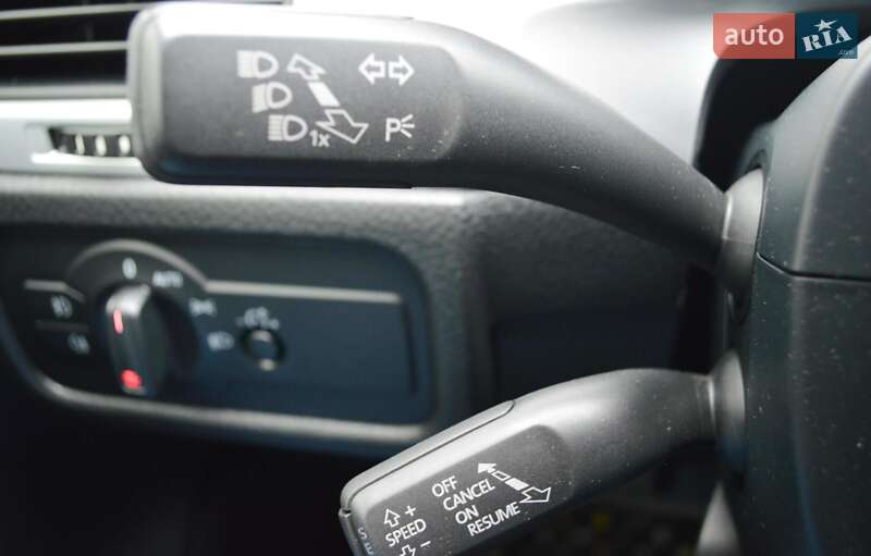 Позашляховик / Кросовер Volkswagen Touareg 2013 в Одесі