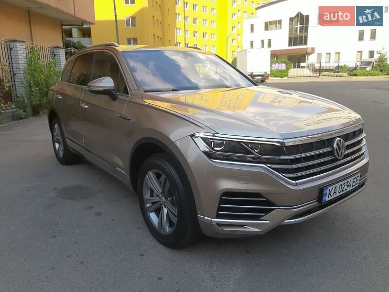 Внедорожник / Кроссовер Volkswagen Touareg 2018 в Киеве