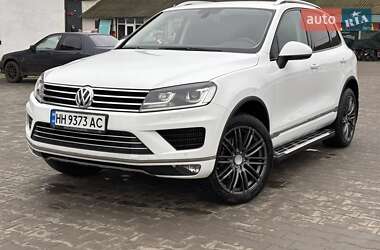 Позашляховик / Кросовер Volkswagen Touareg 2015 в Арцизові