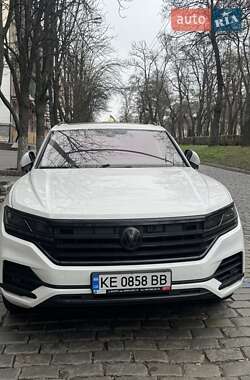 Позашляховик / Кросовер Volkswagen Touareg 2018 в Дніпрі